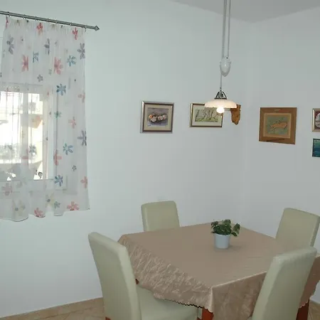 Luxury For 5 *
